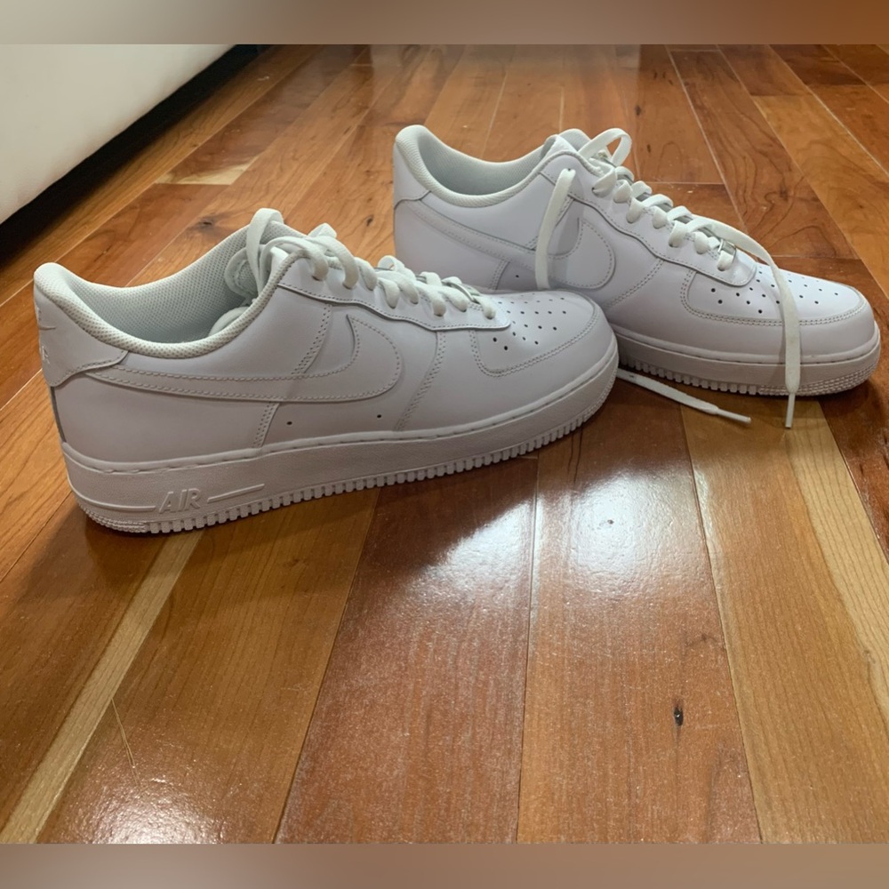 BRAND NEW NEVER WORN - Nike Airforces Size 13